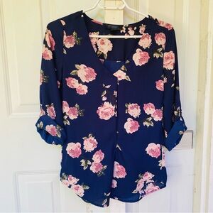 Streetwear Society Women's Blue Floral Top Medium